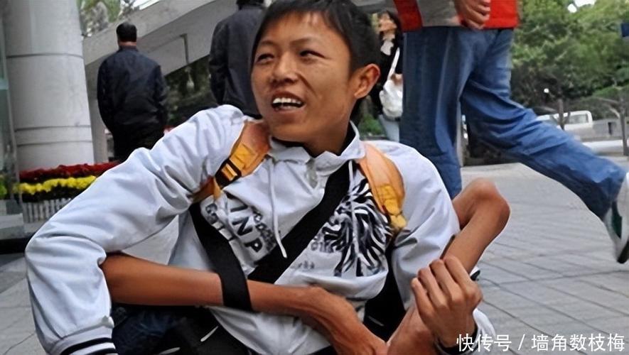 亚洲国产黑丝av的相关介绍
