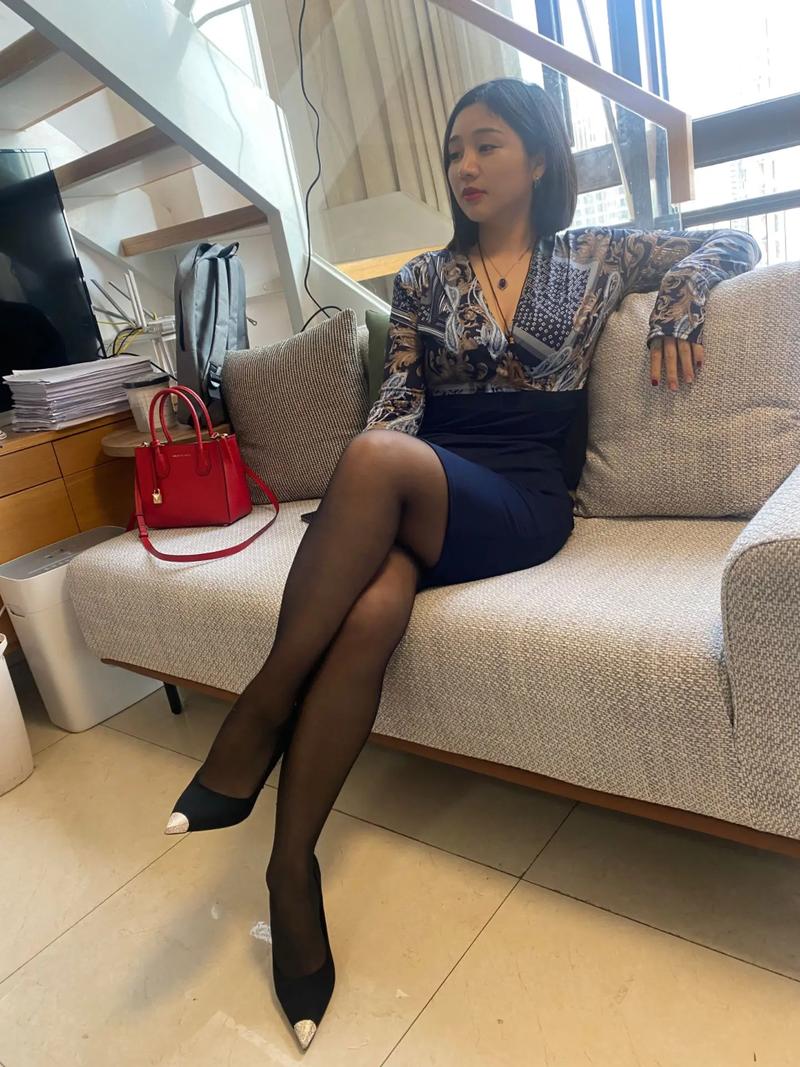 美女老师给我操的相关介绍