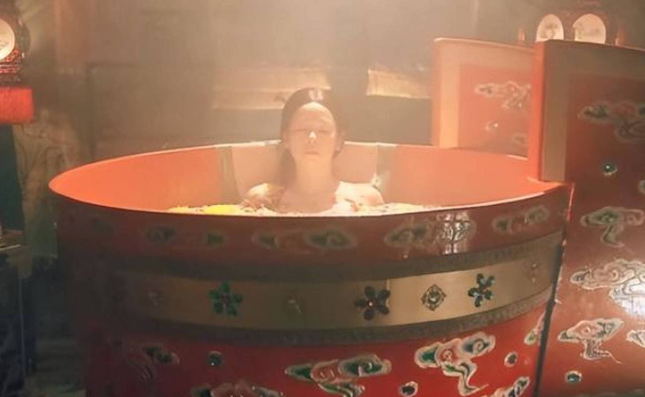 操黑丝袜美女流白浆免费视频的相关介绍