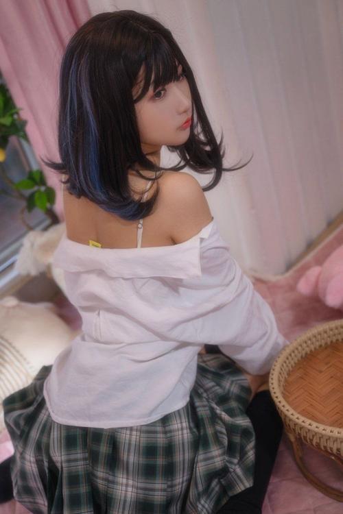大尺度大胸美女图片的相关介绍