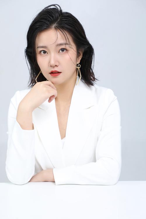 激情成人影院的相关介绍
