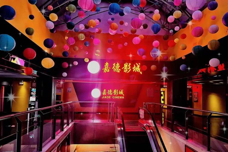 丰满的女秘书在线观看的相关介绍