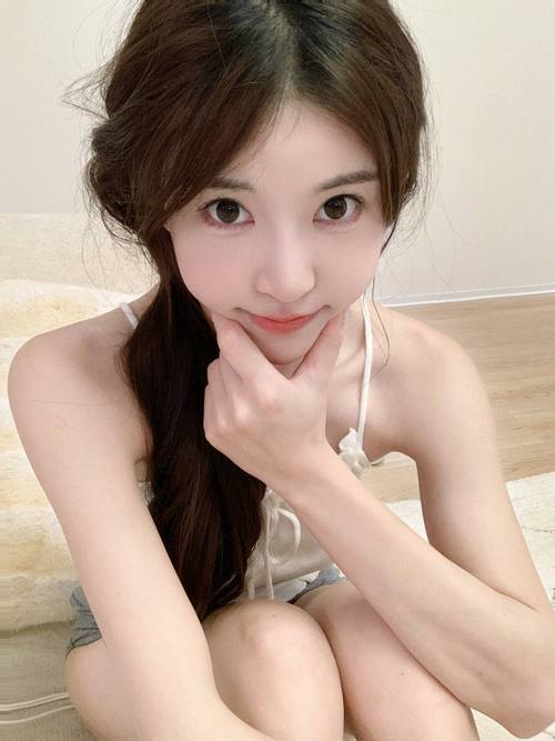 精品少妇嫩草av的相关介绍