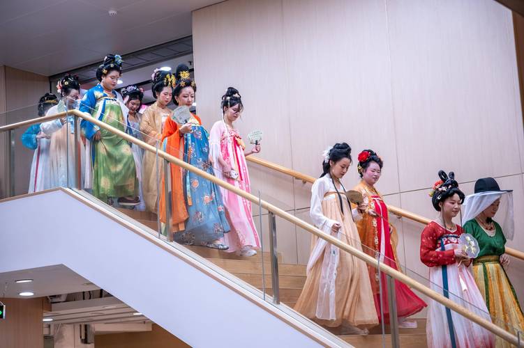 人妻少妇avapp的相关介绍