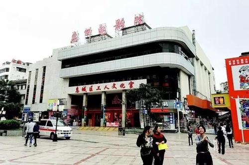 女性尿黄异味大是什么原因引起的的相关介绍