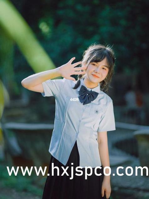 把美女老师上了的相关介绍