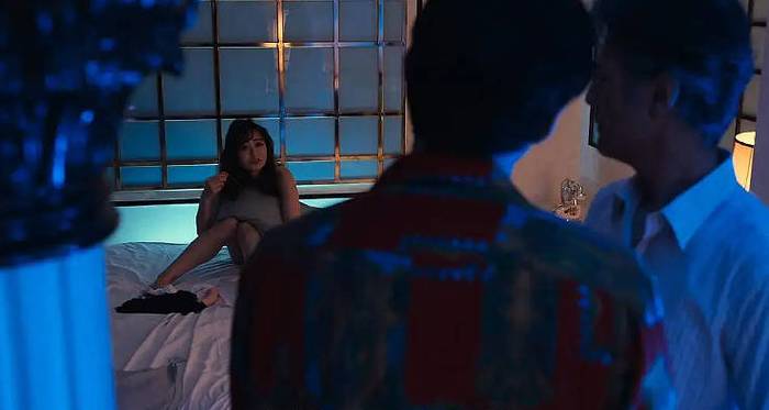 黑丝美女大尺度照片的相关介绍