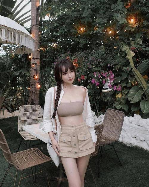 亚洲熟妇av熟妇在线的相关介绍