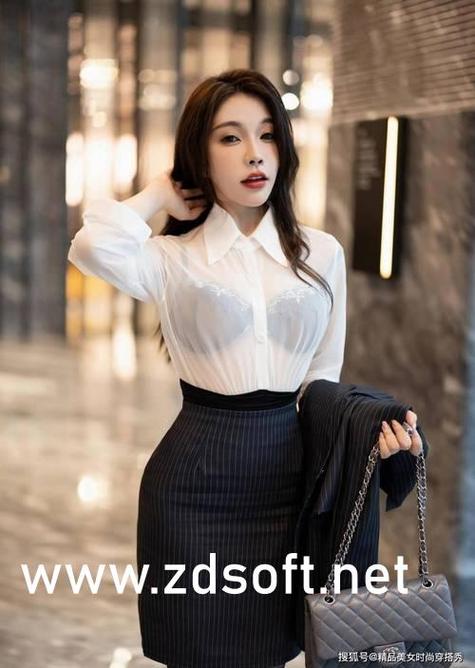 午夜精品久久久久久不卡av的相关介绍