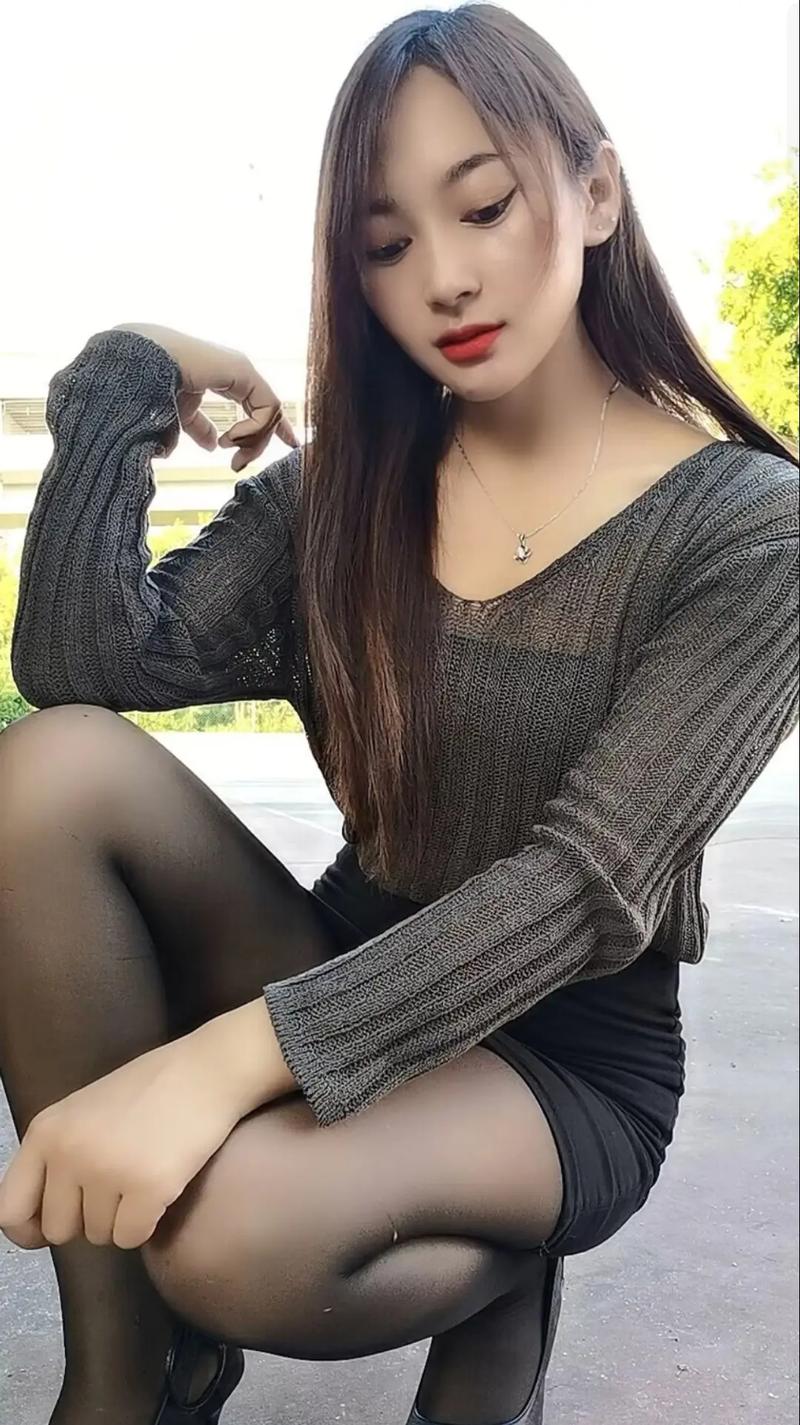 玩弄小屁股菊眼张开h的相关介绍
