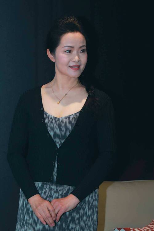 15到18女性裸体的相关介绍